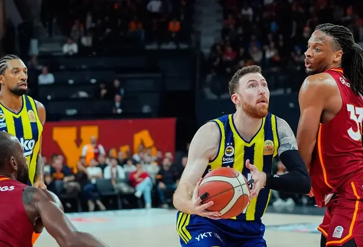 Potadaki derbide Fenerbahçe, Galatasaray’ı mağlup etti