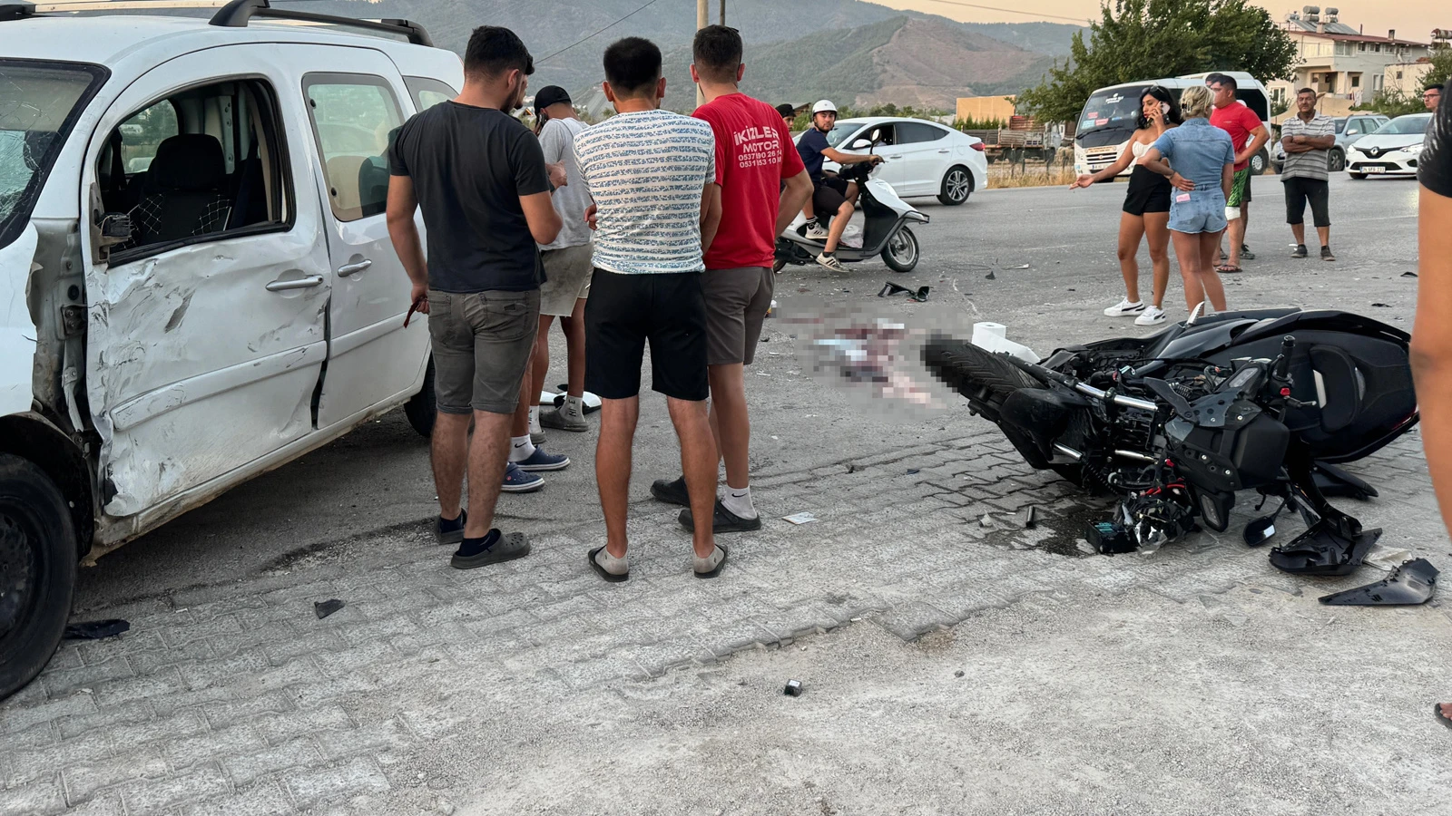 Fethiye’de motosiklet ile hafif ticari araç çarpıştı: 1 ölü