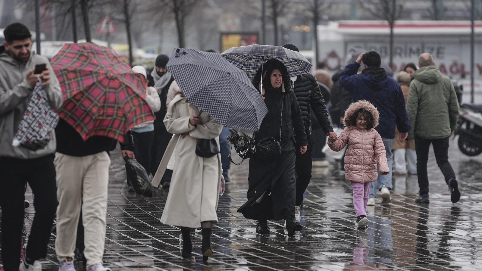 32 şehrimizi 27 Mart günü sağanak yağış esir alacak! İşte o iller