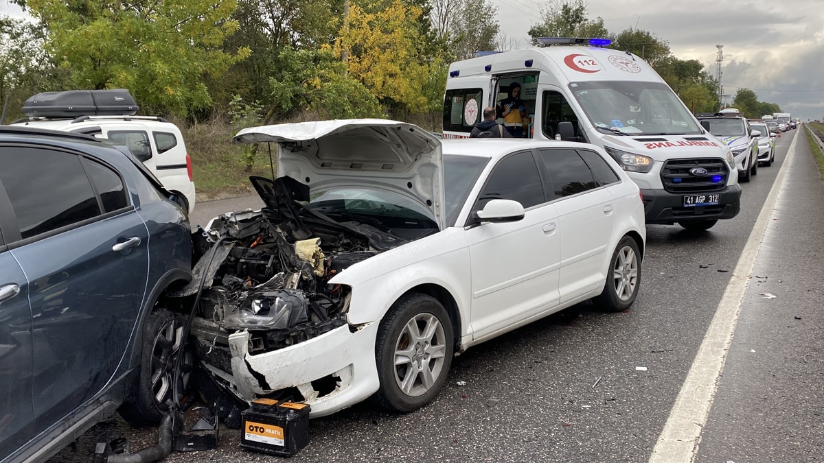 5 araç birbirine girdi, ortalık savaş alanına döndü