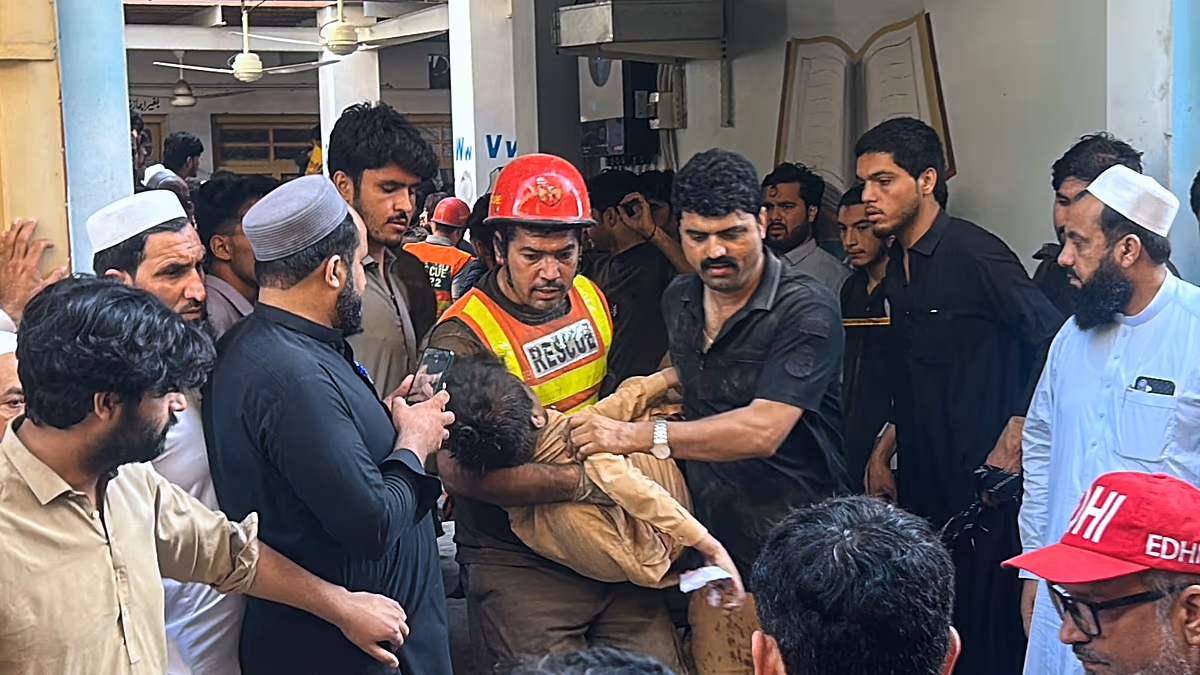 Pakistan’da Okul Çöktü: En Az 32 Öğrenci Hayatını Kaybetti