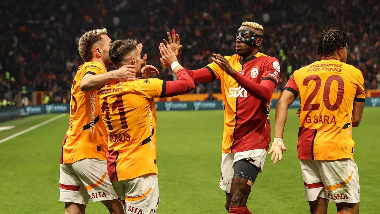 Galatasaray forma göğüs sponsorluğu için Pasifik Holding'le anlaşmaya vardı