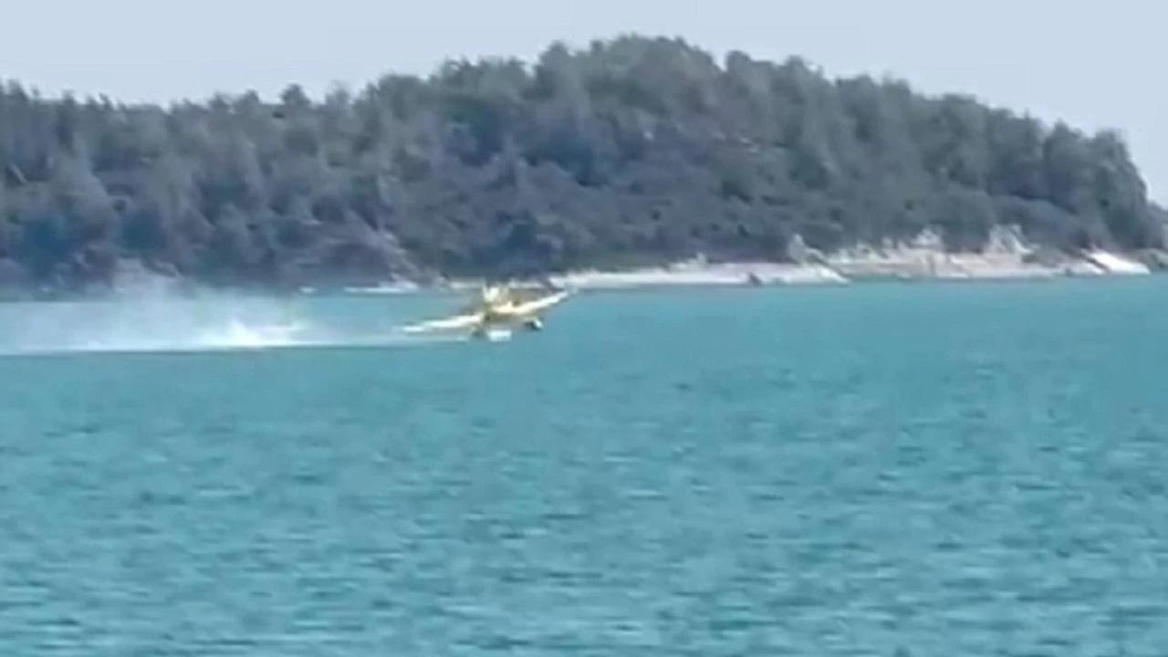 Adana'da yangın söndürme uçağı düştü: Bakan Yumaklı'dan açıklama