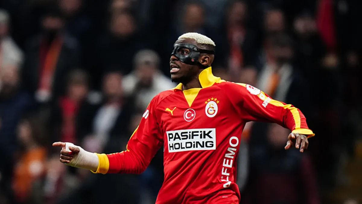 Galatasaray'da maç sonu Osimhen'den hakeme sert tepki!