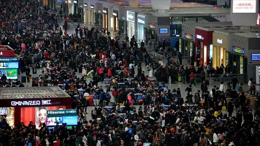 Çin'de Ulusal Gün tatilinde ülke içinde 2,43 milyar seyahat yapıldı 