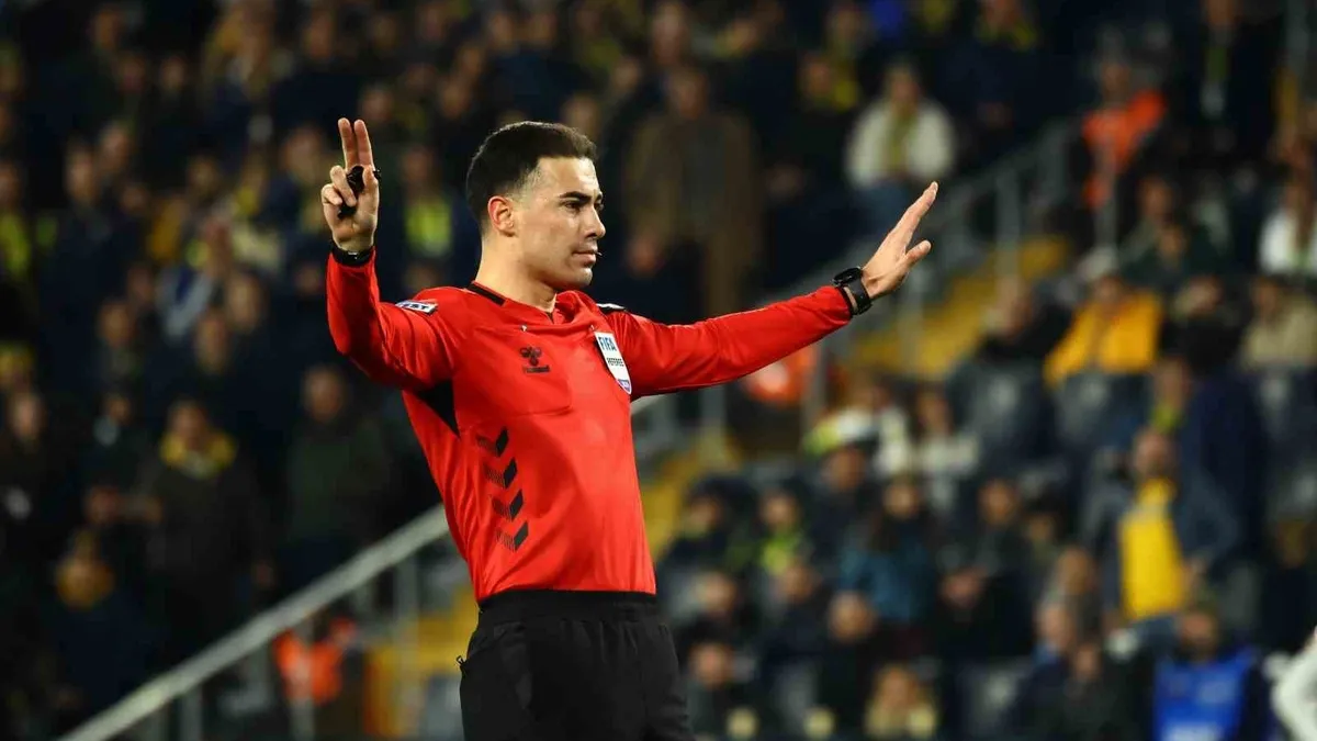 Oğuzhan Çakır UEFA U17 Avrupa Şampiyonası'nda görev alacak!