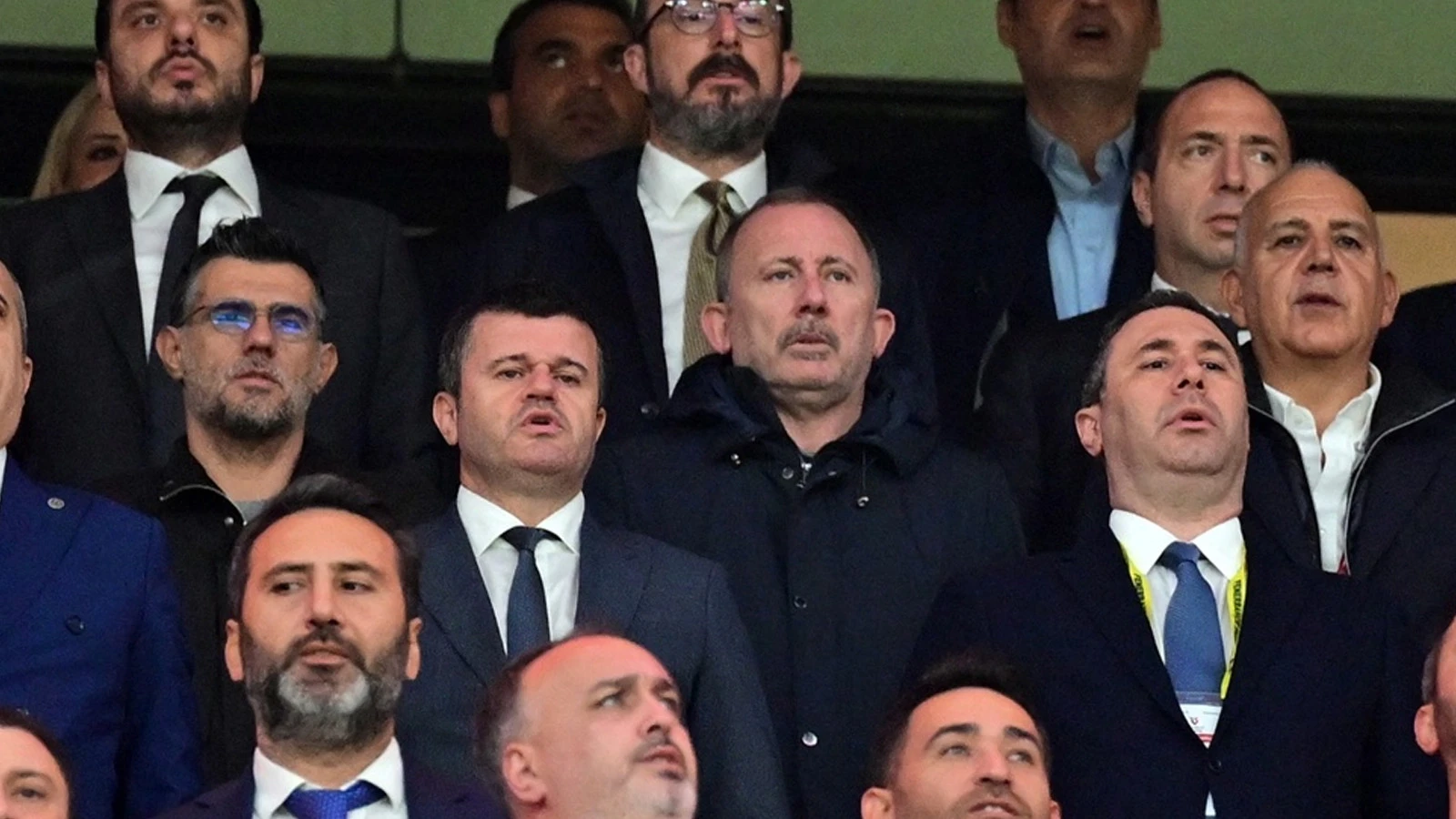 A Milli Takım'ın Hocası Sergen Yalçın, Derbiyi Tribünden İzledi