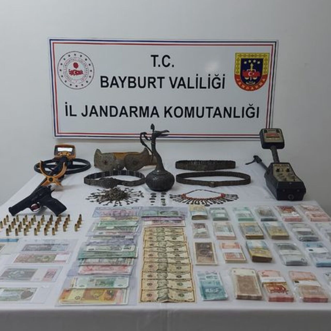 13 ilde tarihi eser ve izinsiz kazı operasyonu