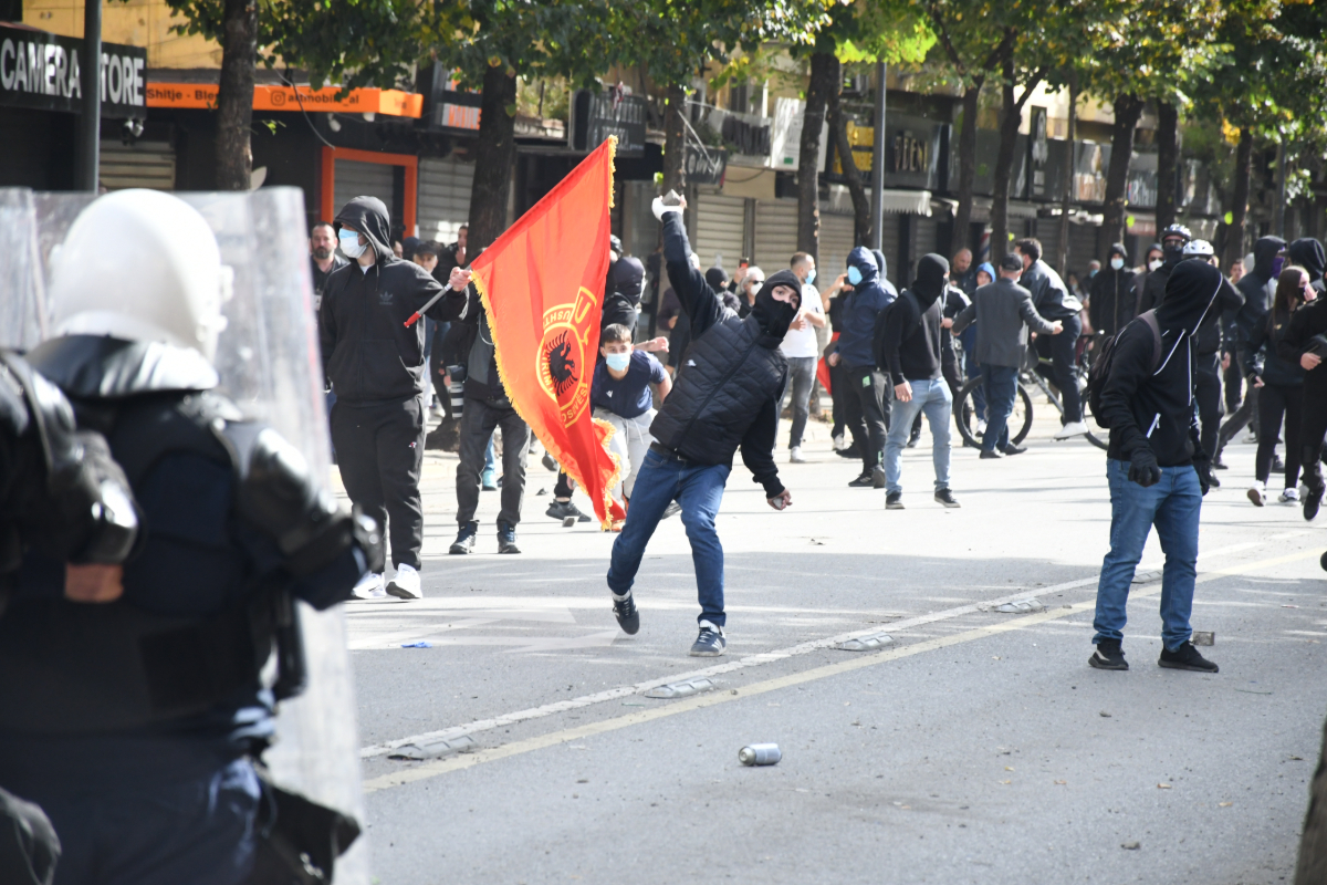 Arnavutluk'ta Öğrenci Protestoları Büyüyor: Rama'ya İstifa Çağrısı