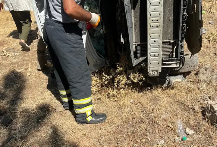 Elazığ'da Kaza: Hafif Ticari Araç Şarampole Yuvarlandı