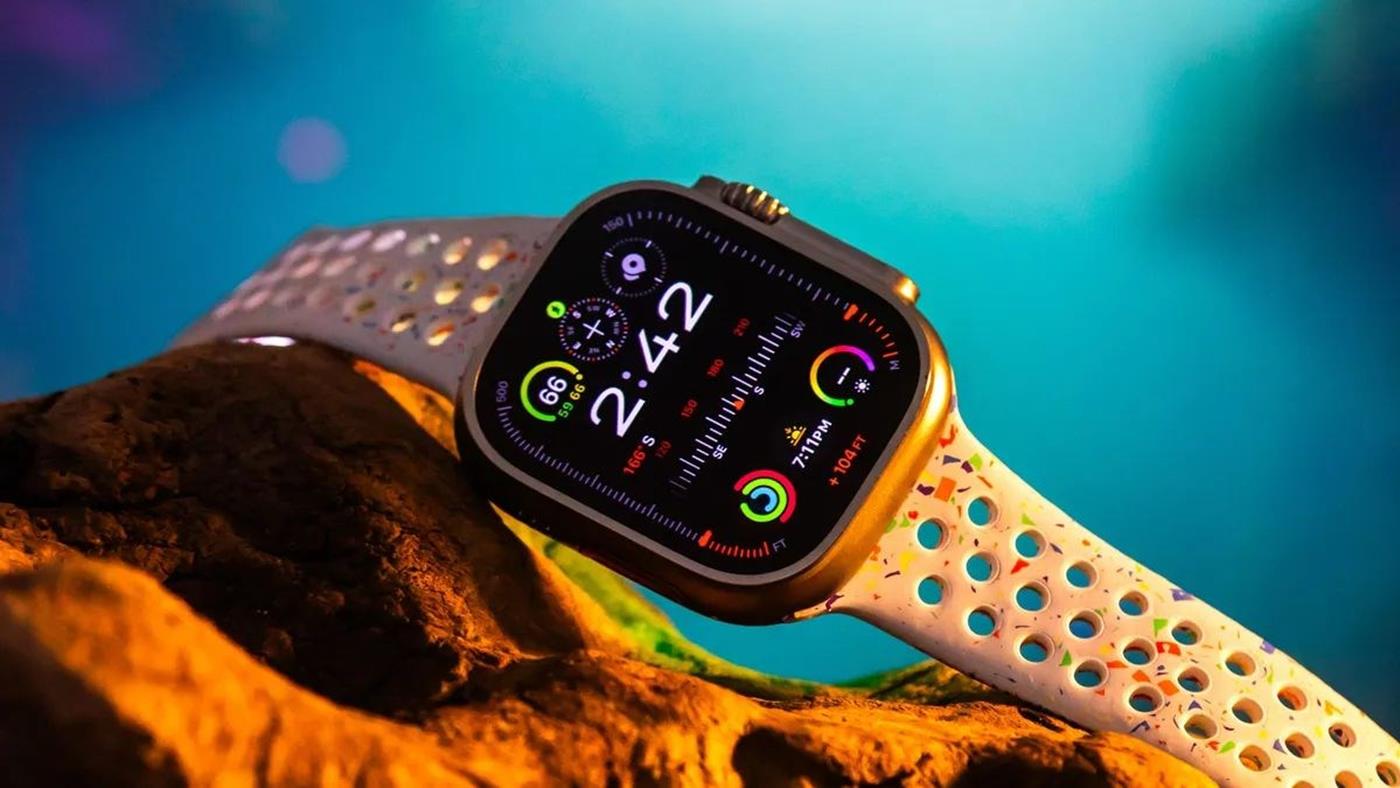 Apple, eski çalışanını Apple Watch sırlarını Oppo'ya vermekle suçluyor
