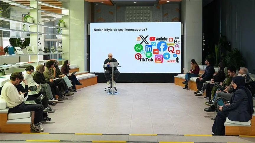 AA Akademinin "Yaratıcı Düşünme ve Tasarım Eğitimi" devam ediyor