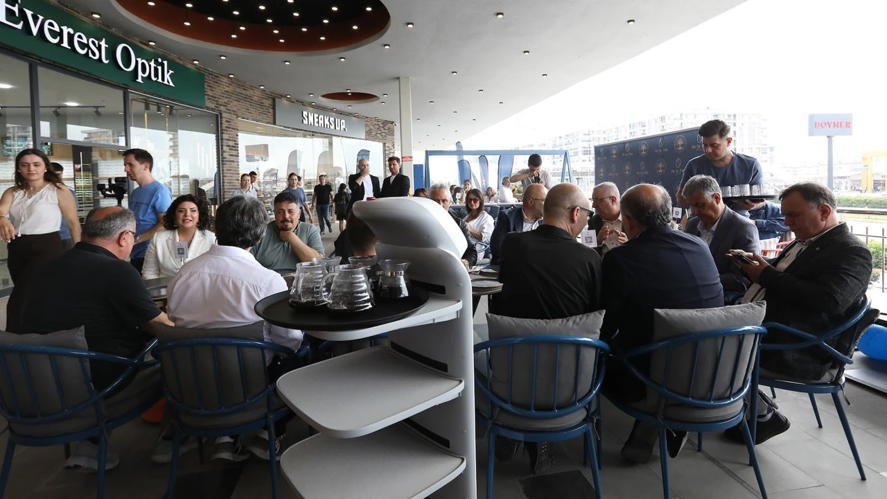 Balıkesir’de bir ilk: Servis robotlarıyla hizmet veren kafe açılıyor