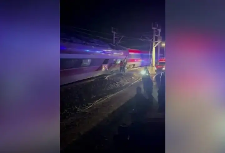 İspanya'da facia! İki hızlı tren raydan çıktı: 30 Ölü