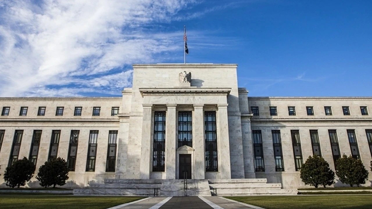 Fed'in en güvercin üyesi Stephen Miran şahinleşiyor mu?