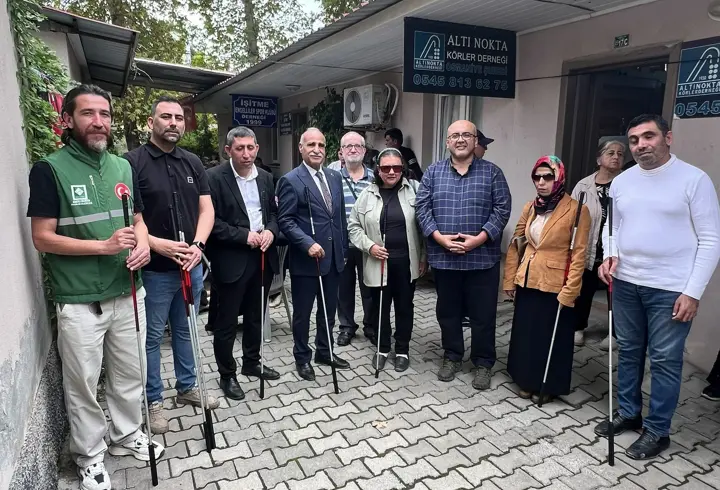 Osmaniye Belediyesi’nden Görme Engellilere Beyaz Baston Desteği