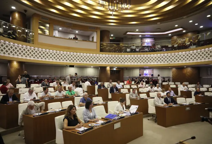 Antalya'da toplu taşıma, okul servisi ve kreşlere zam