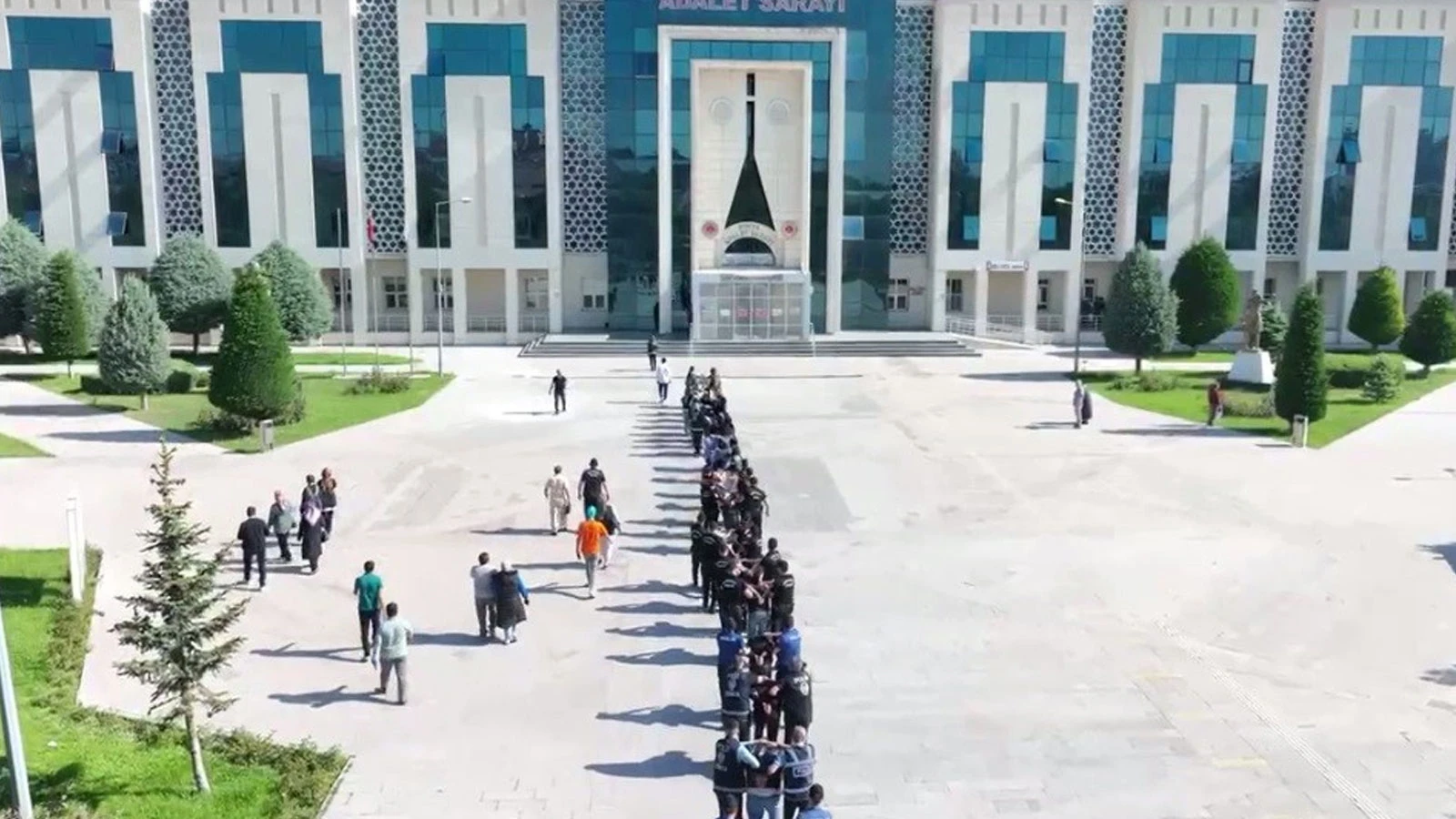 Konya'da 'Şah-Mat' operasyonu: 21 tutuklama, 74 mağdur kurtarıldı