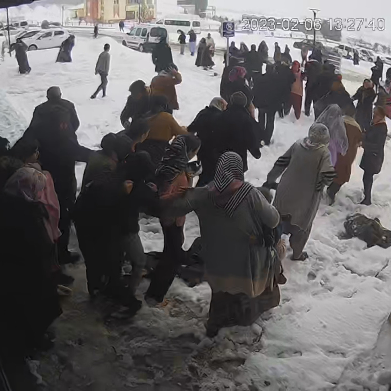 İkinci depremden yeni görüntü! Hastanede kahreden dakikalar!