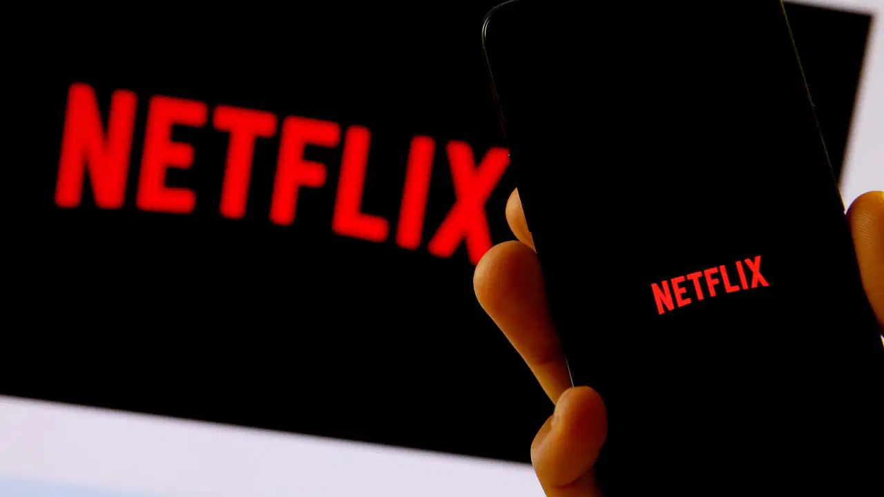 YouTube Ve TikTok Rekabeti Kızıştı: Netflix Bin Kişiyi İşten Çıkarıyor