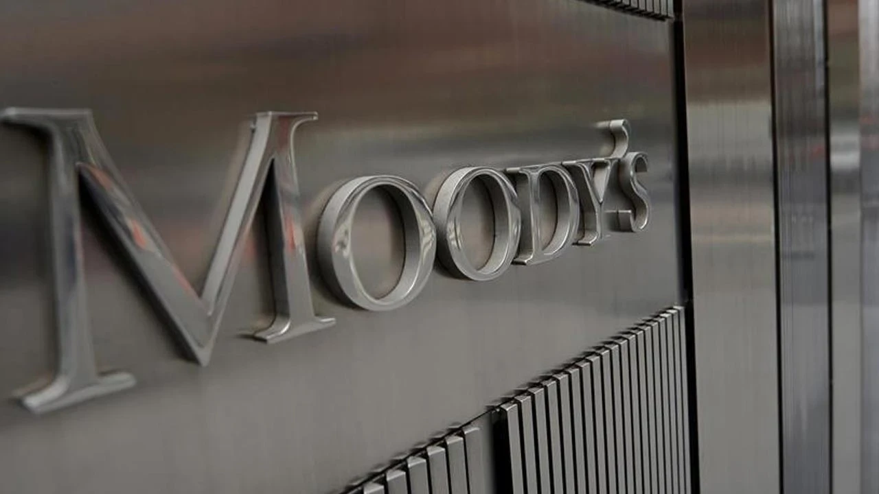 Moody's, Fransa'nın kredi notu görünümünü negatife çevirdi