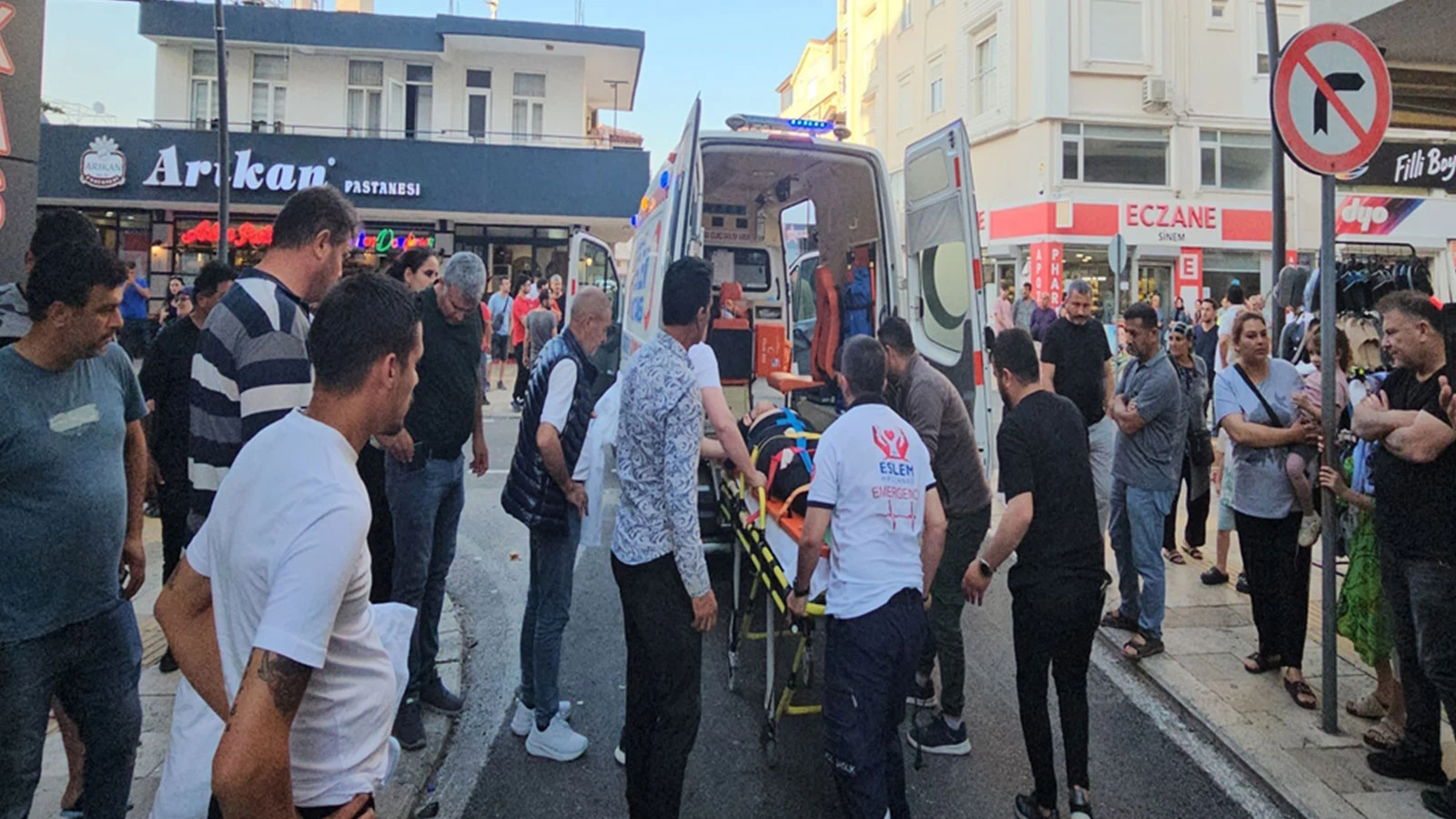 Motosikletle minibüs çarpıştı: 1 ölü, 1 yaralı