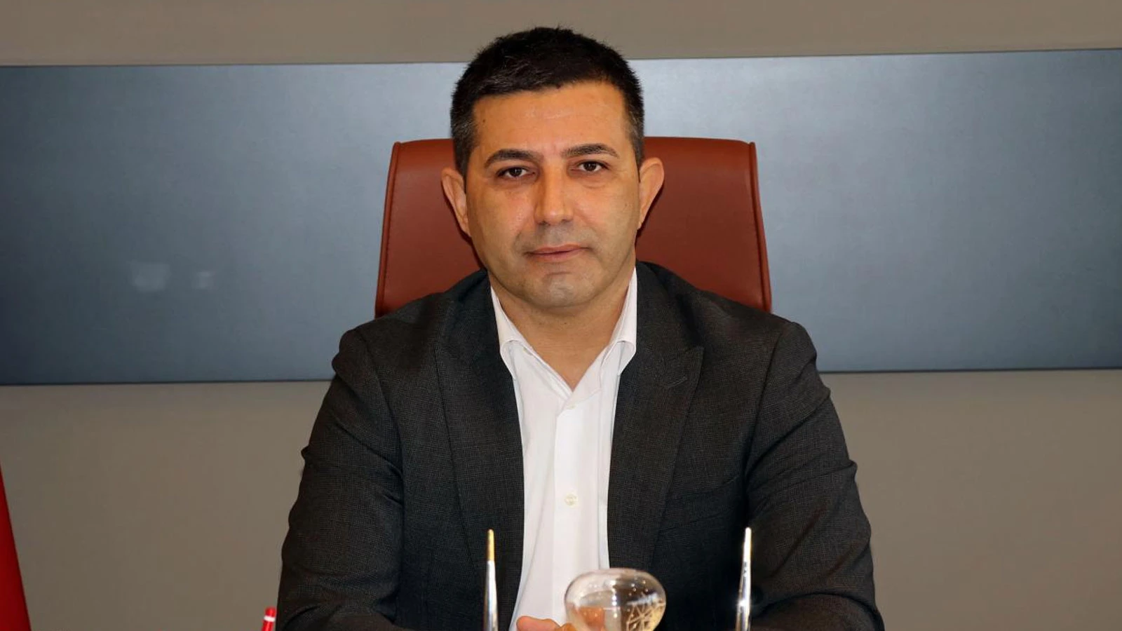 Kuşadası Belediye Başkanı Ömer Günel görevden uzaklaştırıldı
