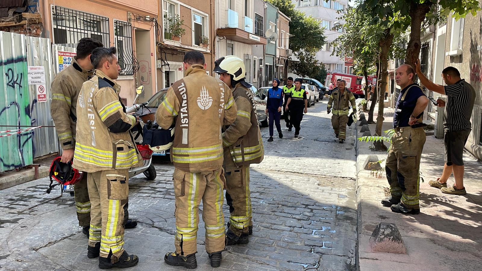 Beyoğlu’nda inşaatta toprak kayması: 1 işçi yaralı