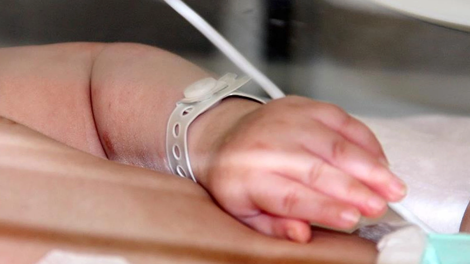 2 aylık bebek açlıktan öldü: Anne, baba, dede ve anneanne tutuklandı