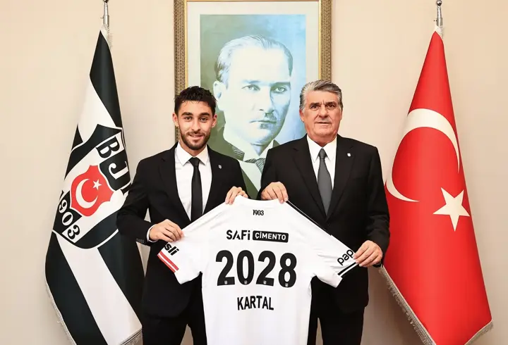Beşiktaş'ta Kartal Kayra Yılmaz'ın sözleşmesi uzatıldı