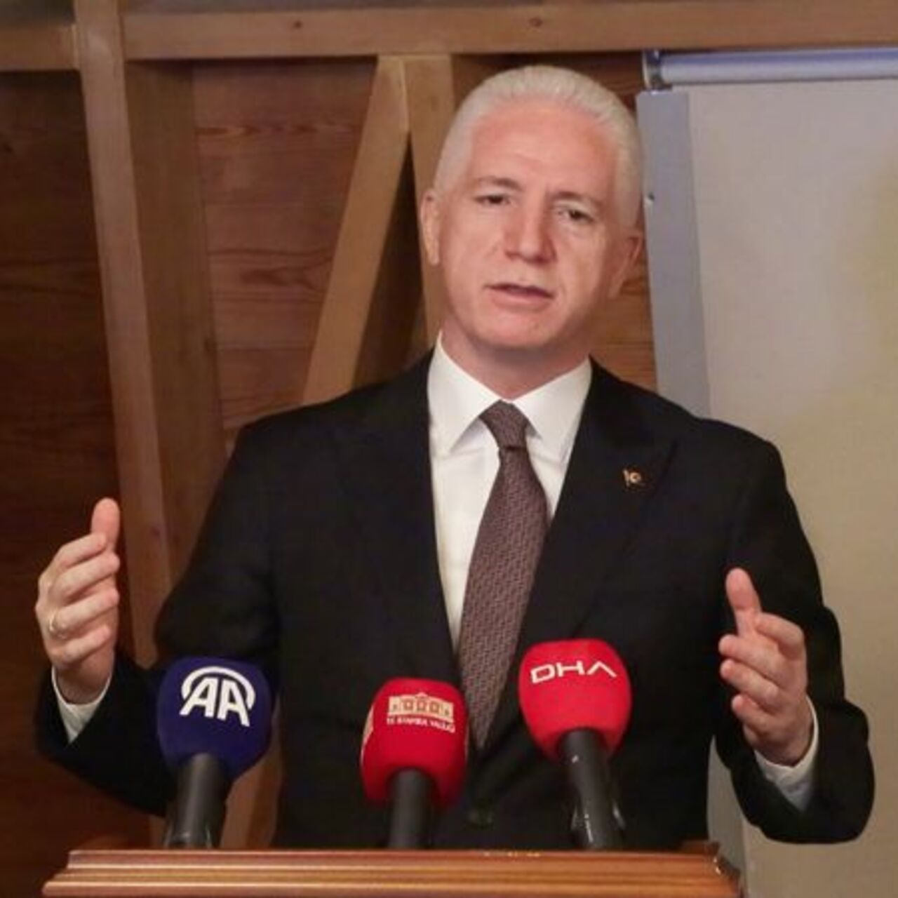 CHP heyetinden İstanbul Valisi Gül'e ziyaret