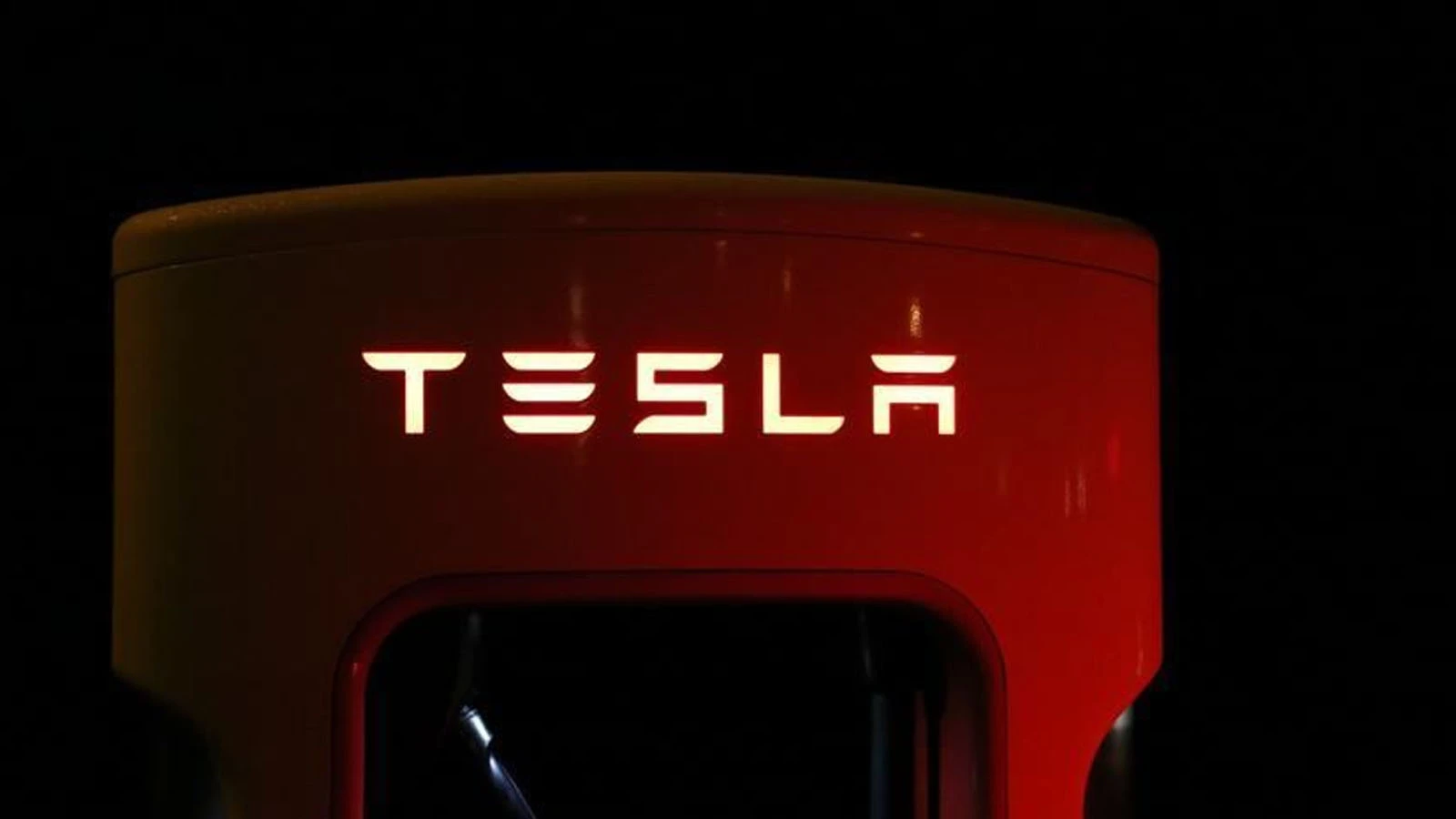 Trump ile Musk arasındaki gerilim tırmandı, Tesla hisseleri düştü