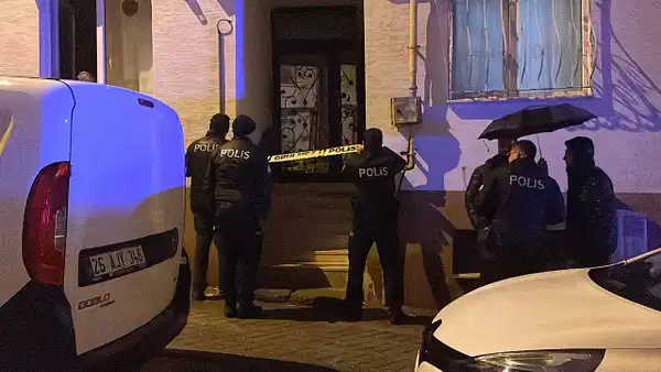 Eskişehir'de Şüpheli Ölüm: Evinde Bıçaklanmış Halde Bulundu