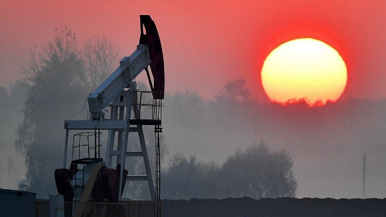 Rusya'nın petrol ve doğal gaz gelirleri azaldı