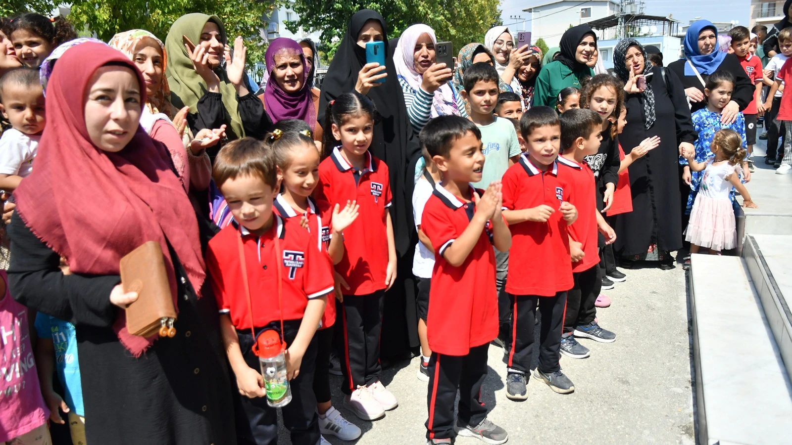 Okullarda uyum haftası başladı: Okul öncesi ve 1. sınıflar için ilk ders zili bugün çaldı