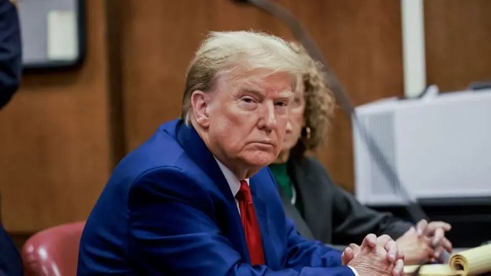 Trump: Venezuela hava sahası kapatılacak