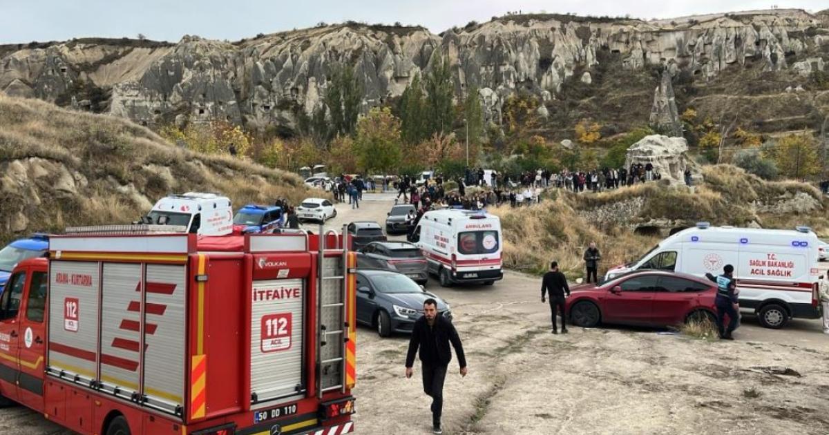 Kapadokya'da Peribacası Çöktü: Ölü Ve Yaralılar Var