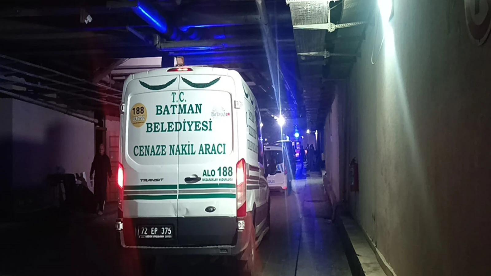 Batman'da belediye başkanının ağabeyi, evinde tabancayla vurulmuş halde bulundu