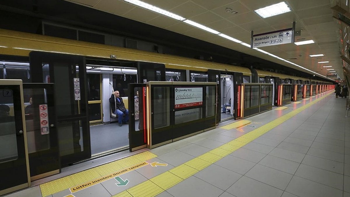 İstanbul'da iki gündür kapalı olan metro açıldı