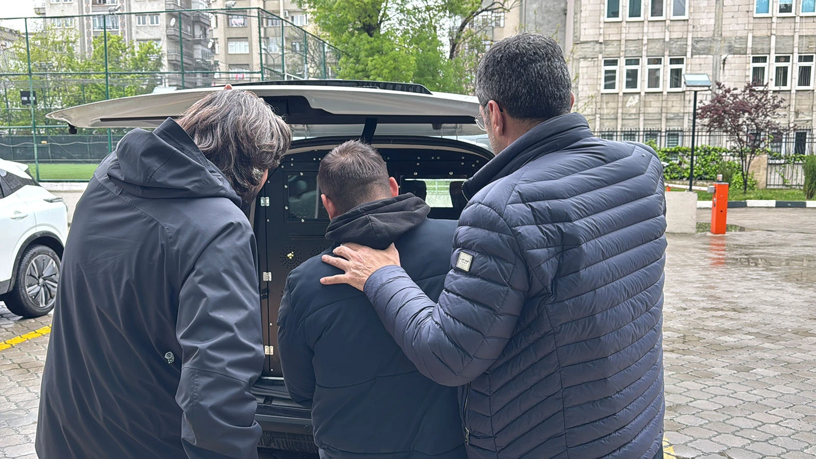 'Pastanede kız arkadaşıma baktın' dehşeti! Bıçakladı, tutuklandı