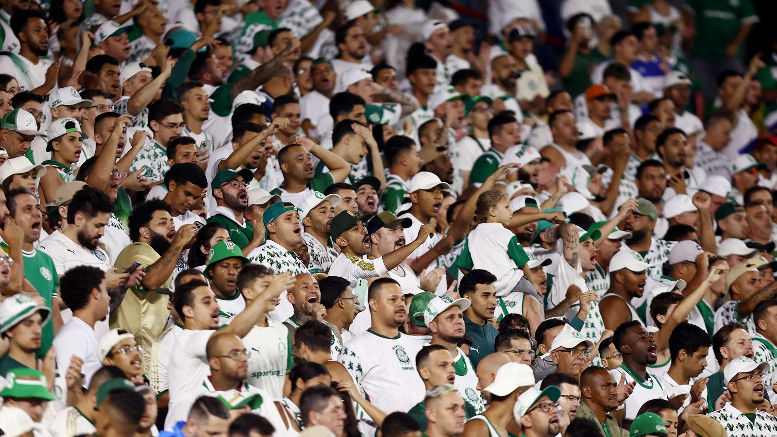Palmeiras Fluminense maçında bir tuhaf hakem hatası!