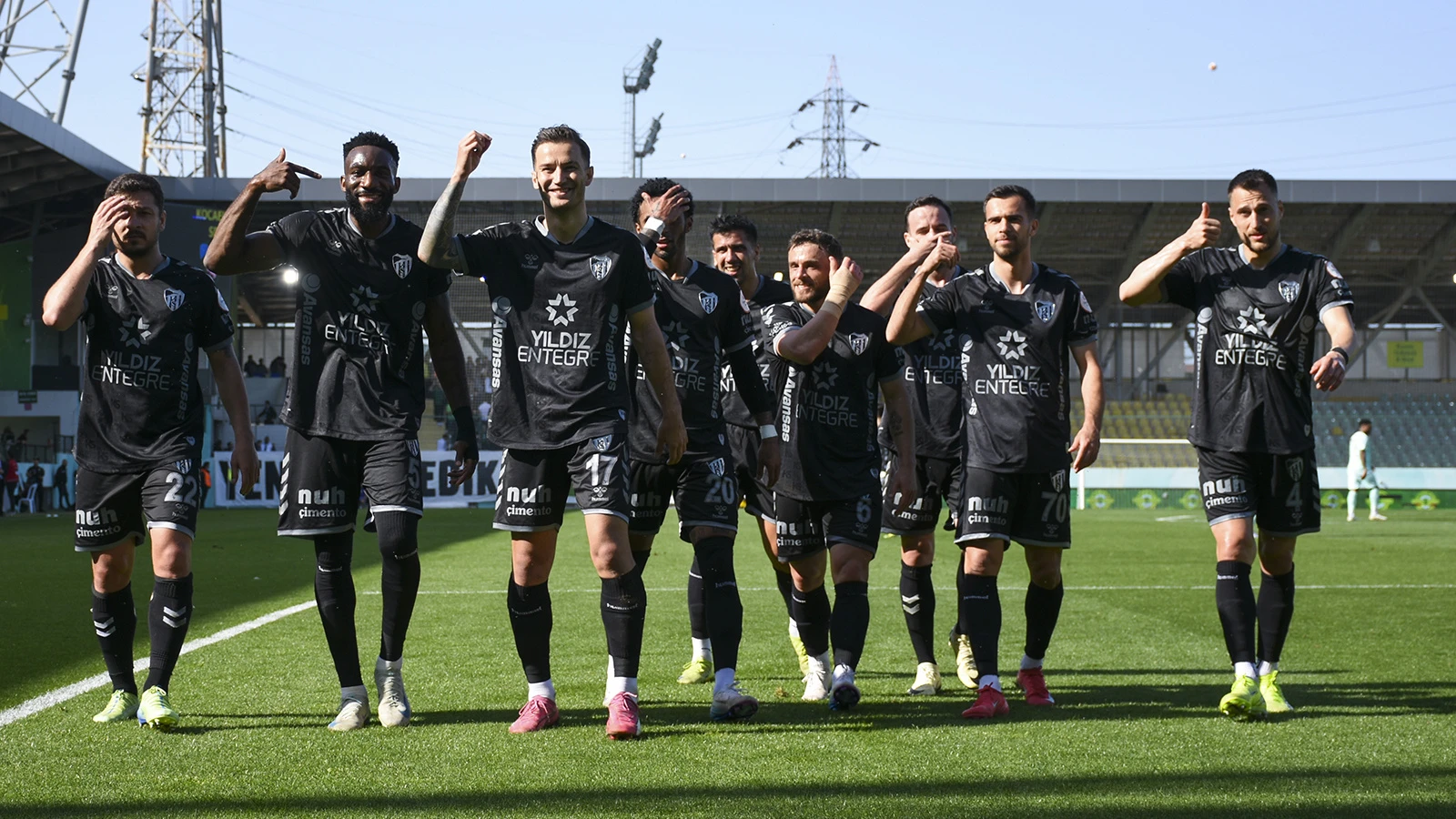 Kocaelispor'da iç transfer çalışmaları başladı! 3 imza birden