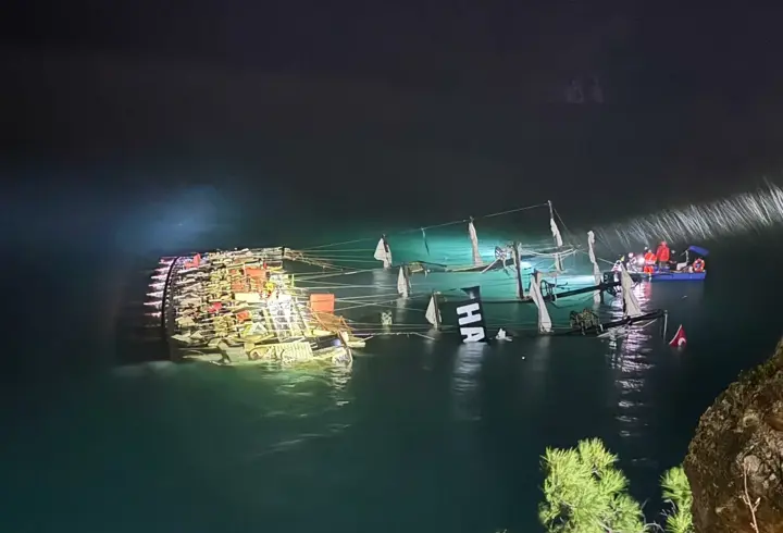 Fethiye'de tur teknesi battı: 6 kişi kurtarıldı, 1 kişi kayıp