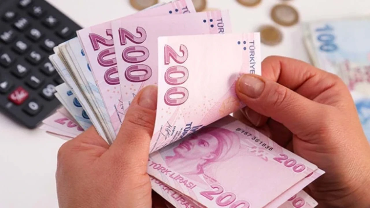 Emeklinin bayram ikramiyesi artacak mı? Geri sayım başladı!