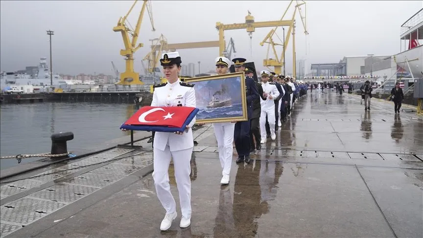 TCG Anadolu gemisi, gençlerle Samsun yolculuğuna çıktı