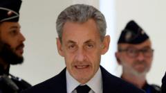 Eski Fransa Cumhurbaşkanı Sarkozy'ye beş yıl hapis cezası verildi
