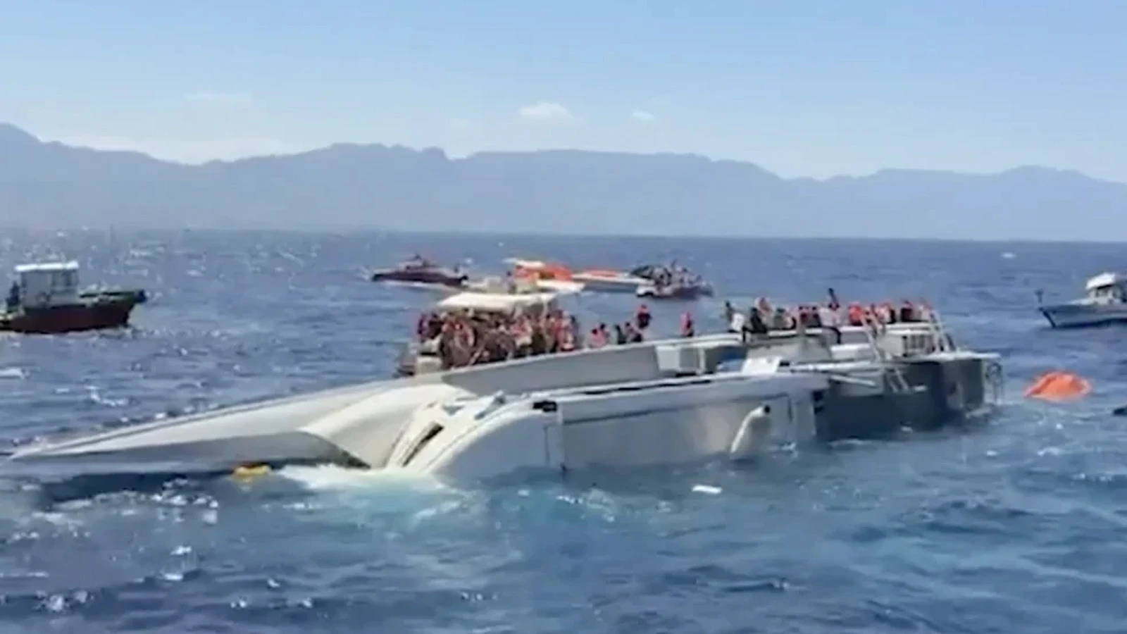 Girne'deki feribot faciası: Hayatını kaybedenlerin kimlikleri belli oldu! Kayıp sayısı 20'ye yükseldi