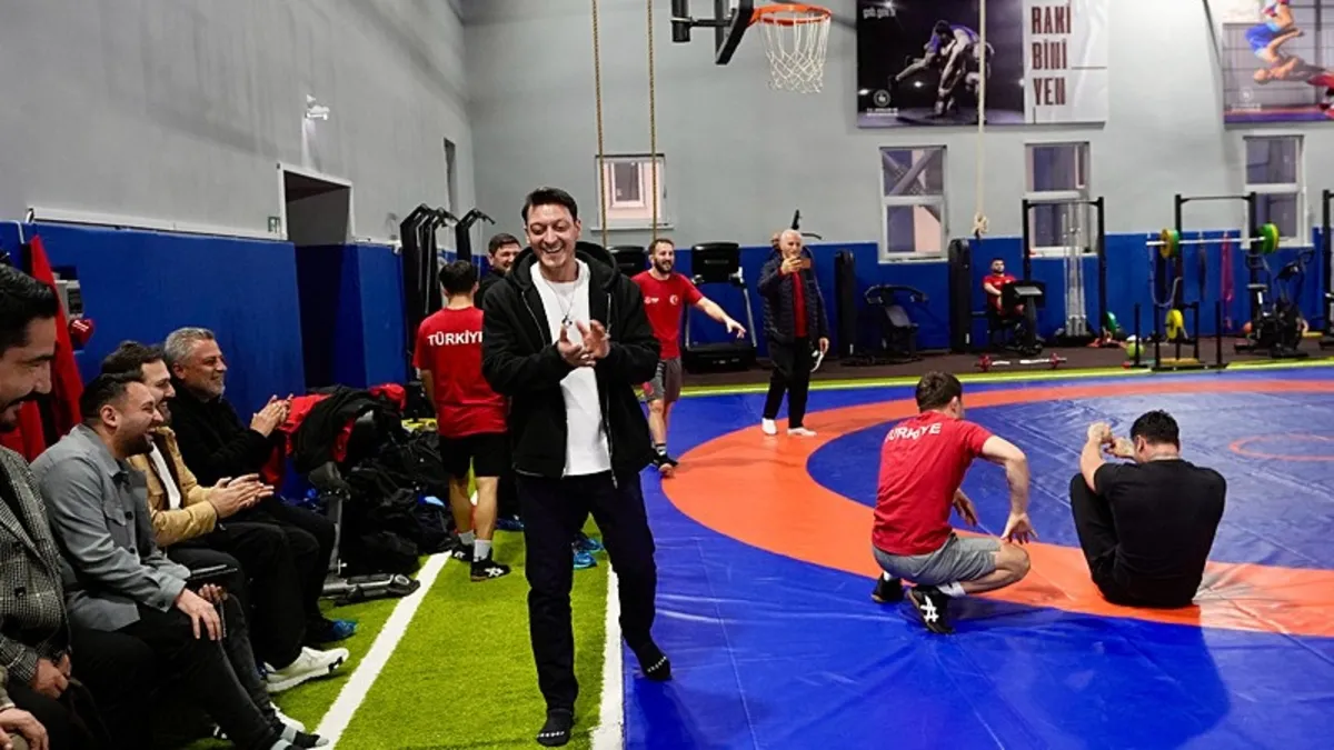 Mesut Özil: Benim gönlüm Fenerbahçe'den yana!