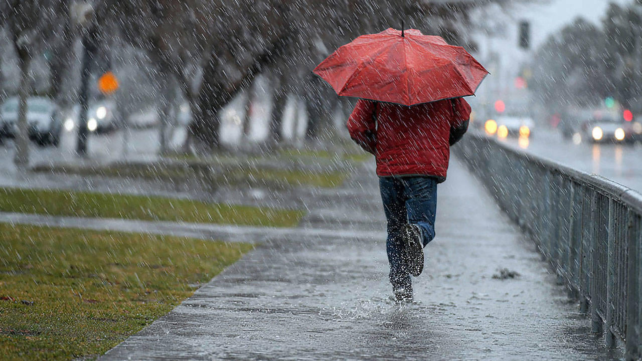 Meteoroloji'den 45 İl İçin Uyarı: Gök Gürültülü Sağanak Bekleniyor