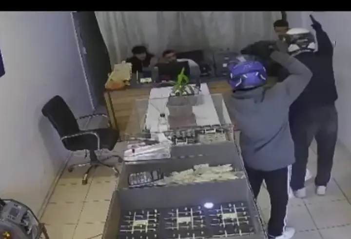 Hatay’da silahlı kuyumcu soygunu: 3 dakikada 3 kilo altınla kaçtılar